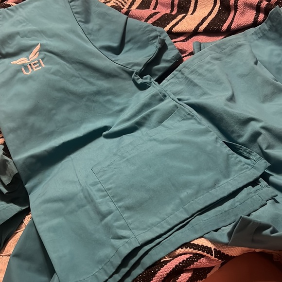 Uei srubs - Picture 2 of 2